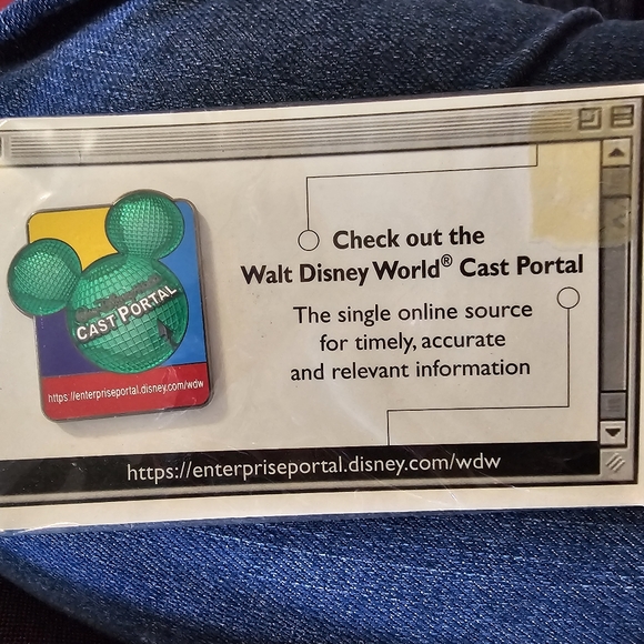 Disney cast portal pin VINTAGE - Picture 1 of 1